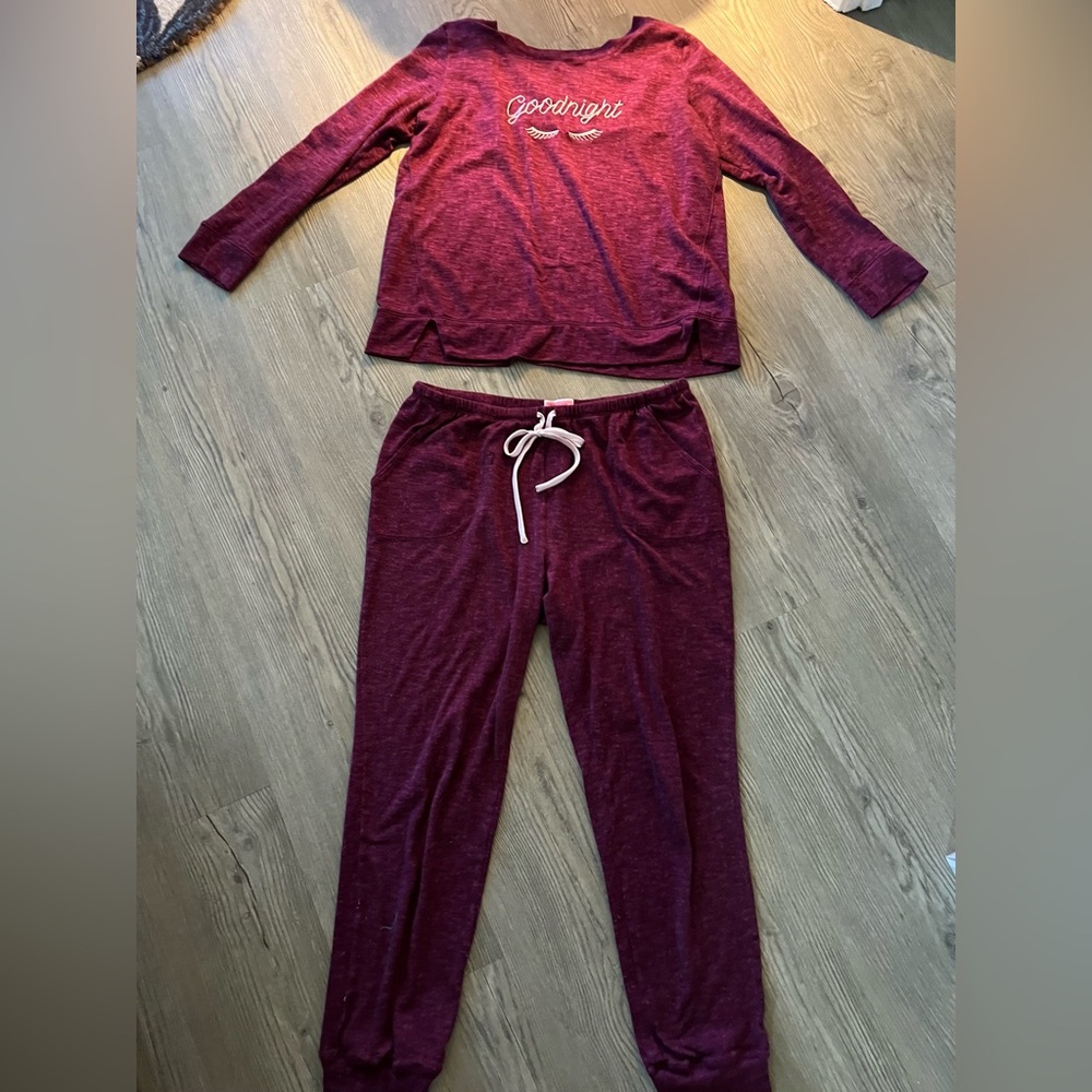 Kate Spade size M women’s Plum Knit Pajamas